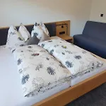 Enzian شقة *