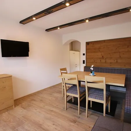 Apartment Enzian *